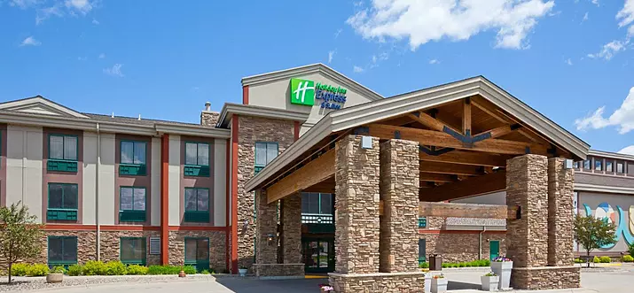 3 Best Hotels With Water Park Near Brainerd, Minnesota