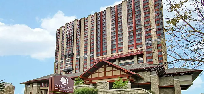 10 Best Resorts With Pool In Ontario, Canada