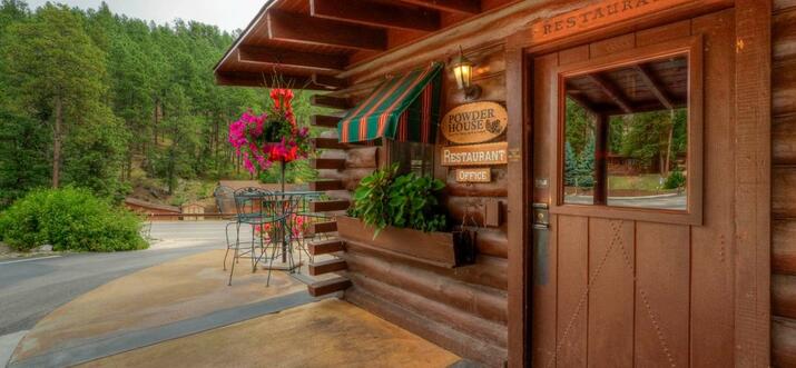 black hills resorts with pools