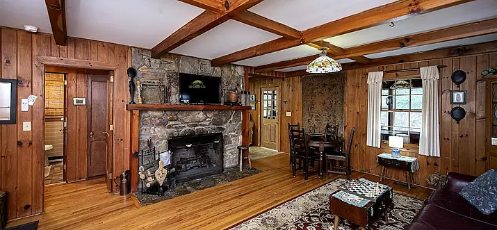 Top 9 Lakefront Cabins In North Carolina, USA