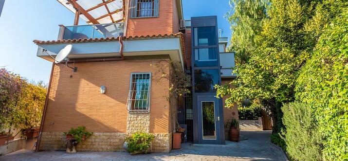 luxury villas rome