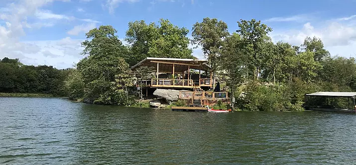 3 Best Glamping Spots In Kansas City, Missouri