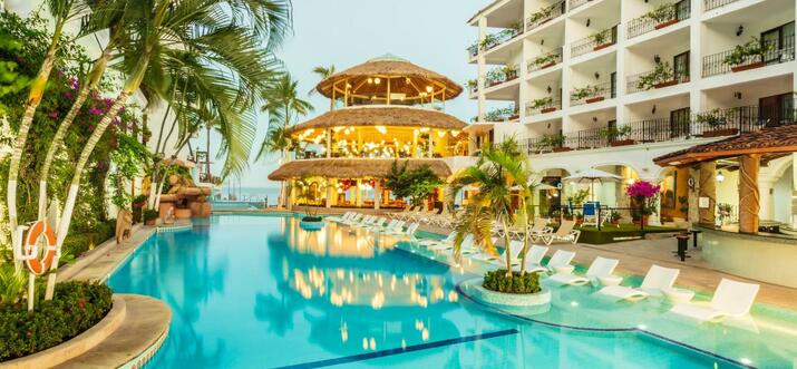 beachfront hotels puerto vallarta