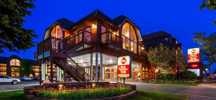 mackinaw city beachfront hotels