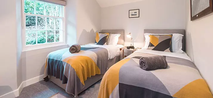 Top 10 Airbnb Vacation Rentals In Currie, UK