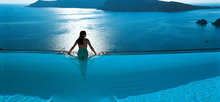 oia santorini cave hotels