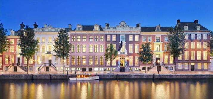 amsterdam hotels with breakfast