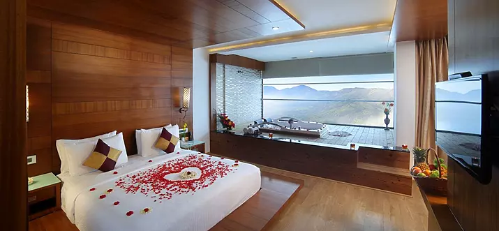 Top 11 5-Star Hotels In And Near Munnar, India