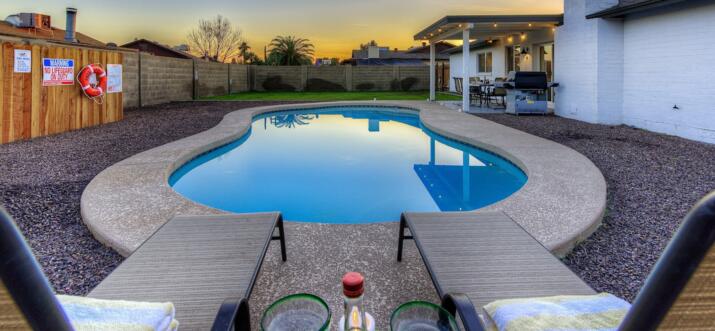 airbnb glendale az with pool