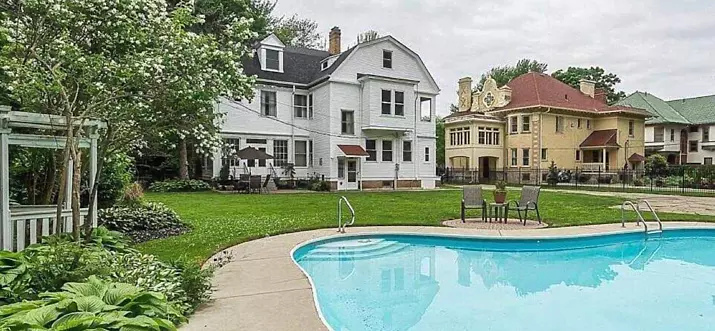 Top 5 Airbnbs With Pool In Toledo, Ohio