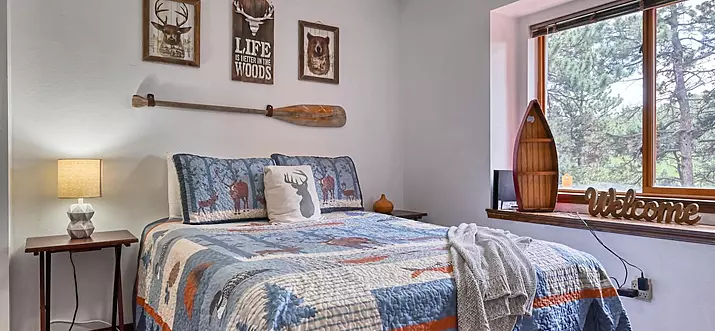 12 Best Pet-Friendly Mountain Cabins Near Pikes Peak, Colorado