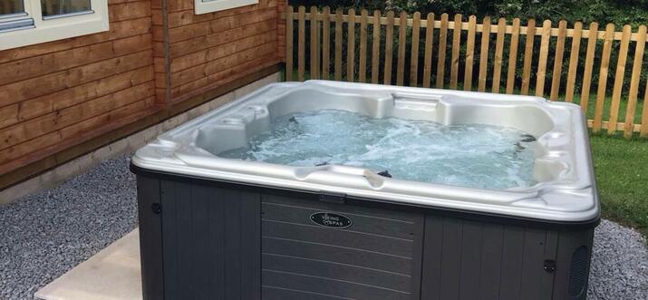 10 Best Cabins With Hot Tub Near Rutland Water, UK