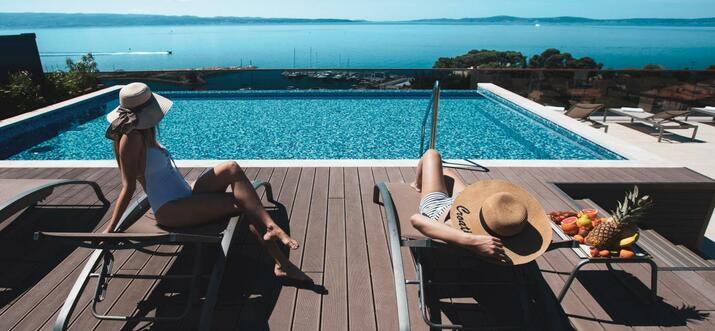 hotels with rooftop pools europe