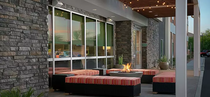Top 10 Hotels With Airport Shuttle In Phoenix, Arizona
