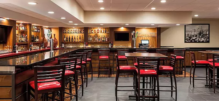 8 Best Airport Hotels With Parking In Milwaukee, Wisconsin