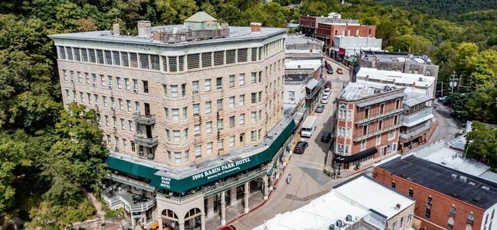romantic getaways in eureka springs