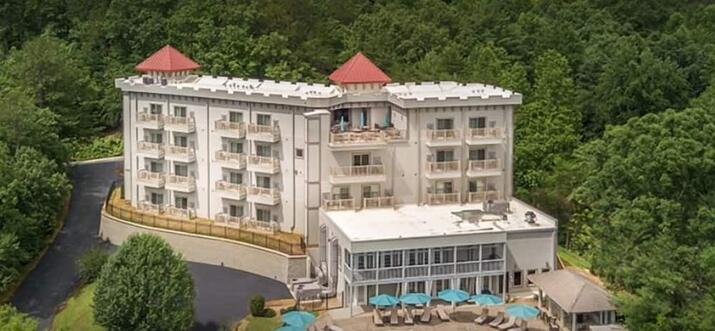 pet friendly accommodations helen ga