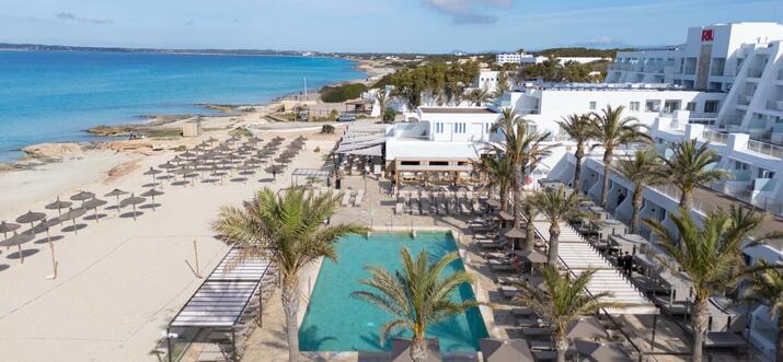 beachfront hotels spain
