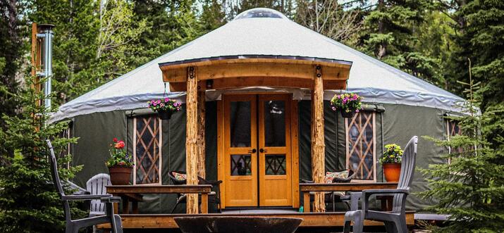 10 Handpicked Glamping Spots Near Flathead Lake, USA