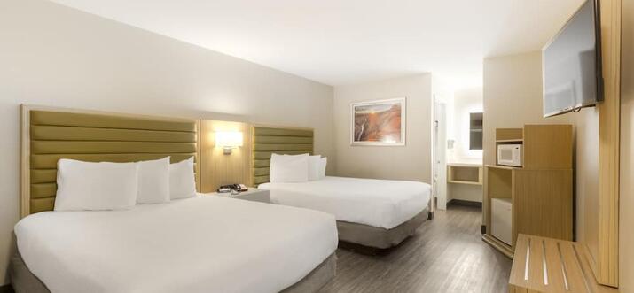 hotels in flagstaff az with free breakfast
