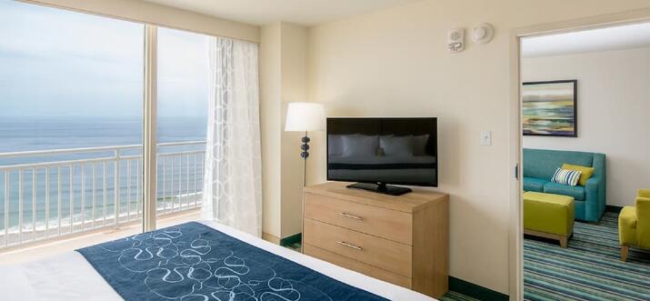 virginia beach hotels with free breakfast