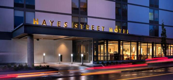 hotels in nashville with free breakfast