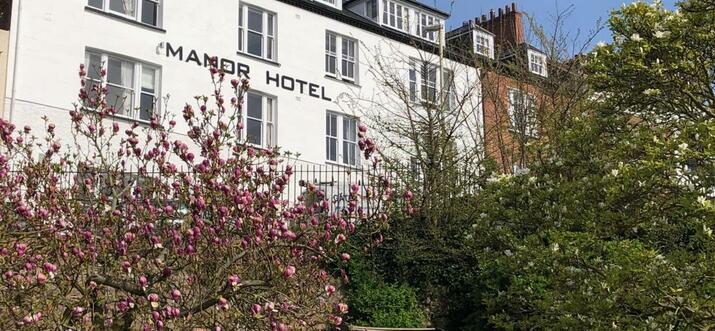 hotels in exmouth with entertainment