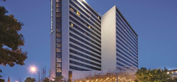 tulsa airport hotels with shuttle