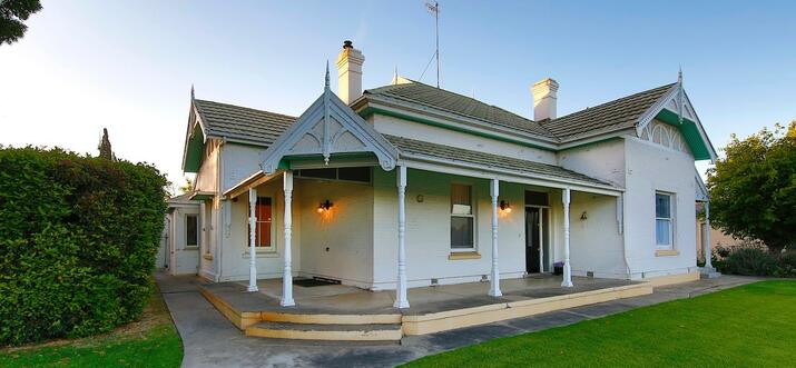 airbnb bordertown