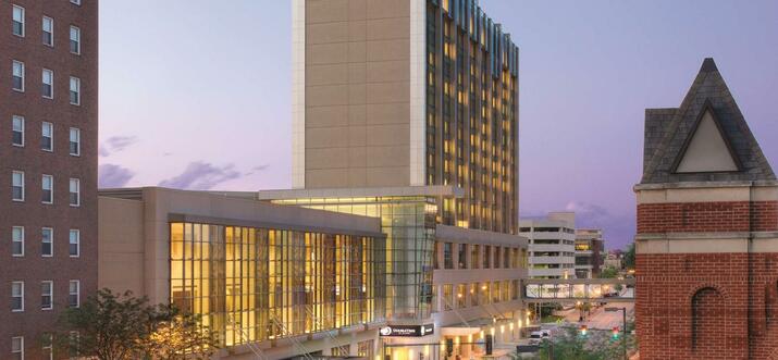 hotels near cedar rapids airport with shuttle
