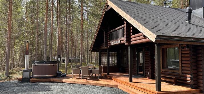 finland log cabins with hot tubs