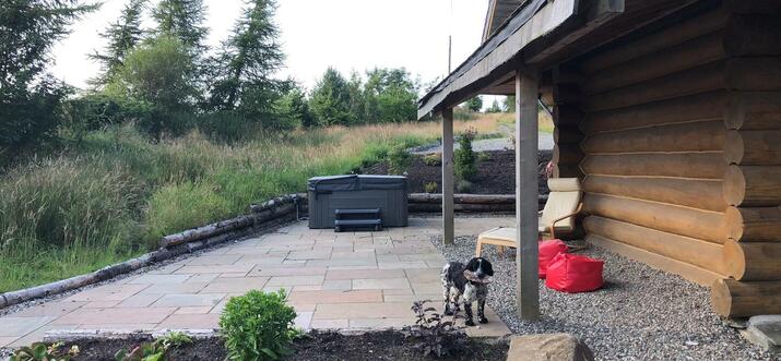 log cabins with hot tubs near falkirk