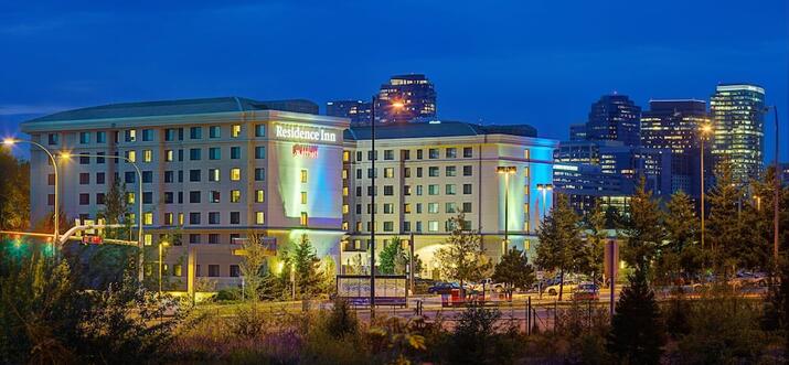 bellevue hotels with kitchenette