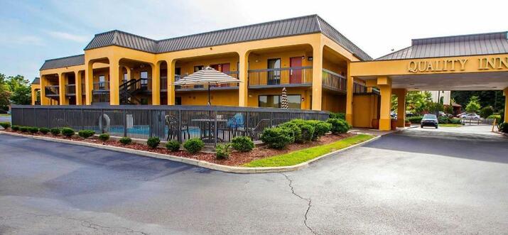 birmingham al hotels with airport shuttle