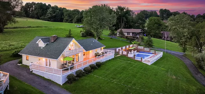 10 Best Luxury Airbnbs In Virginia, USA