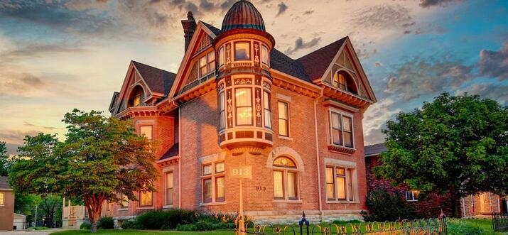 luxury airbnb illinois
