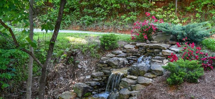 vacation rentals with private waterfalls tennessee