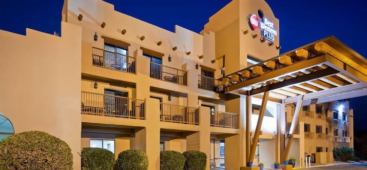 hotels in santa fe nm with free breakfast
