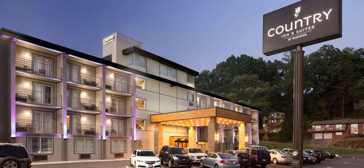 gatlinburg hotels with free breakfast