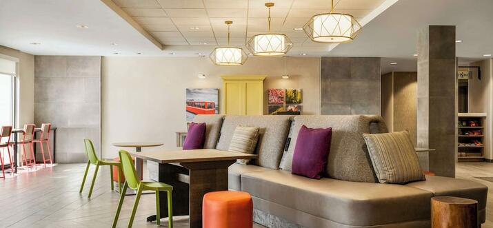 colorado springs hotels with free breakfast