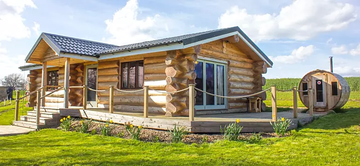 5 Best Log Cabins With Hot Tub Near Milton Keynes, UK