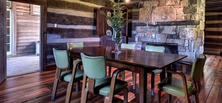 10 Handpicked Cabin Rentals Near Lake Moomaw, Virginia