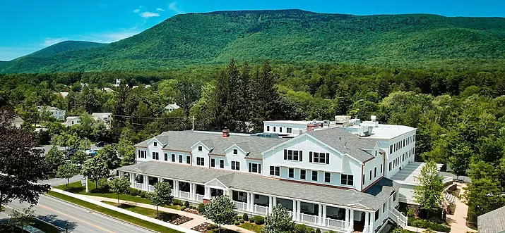 10 Handpicked Pet-Friendly Hotels In Vermont, USA