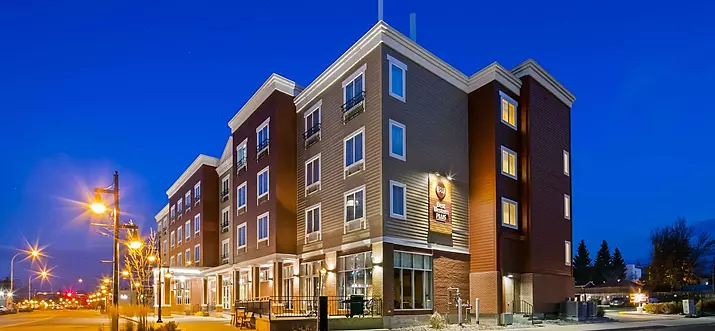 8 Handpicked Hotels With Pool In Sylvan Lake, Canada