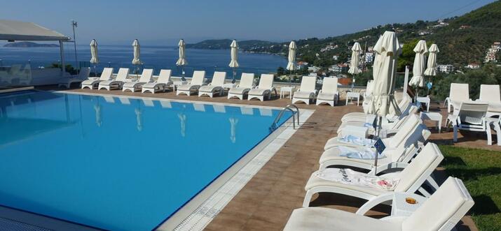 skiathos town hotels with pools