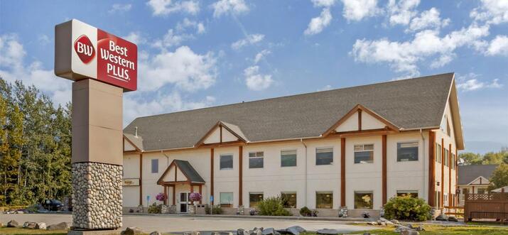 5 Handpicked Hotels In Valemount, Canada