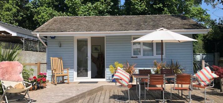 Top 10 Airbnb Vacation Rentals In Barry Island, UK