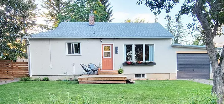 10 Best Airbnb Vacation Rentals In Pincher Creek, Canada