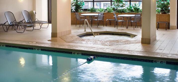 frankenmuth hotels with free breakfast