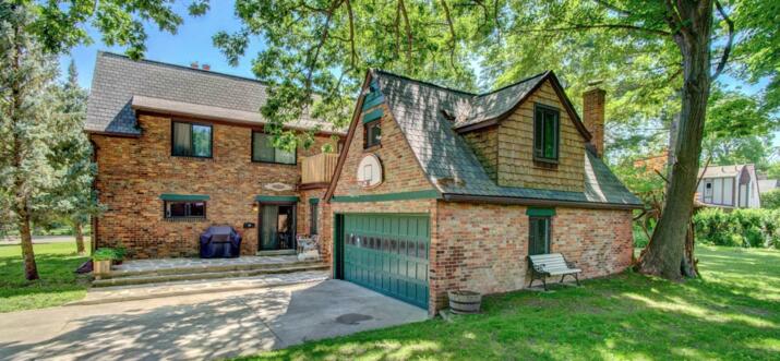10 Best Airbnb Vacation Rentals In Flint, Michigan